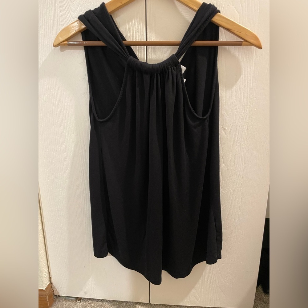 Amour Vert Black Relaxed Tank Top with Wide Straps
